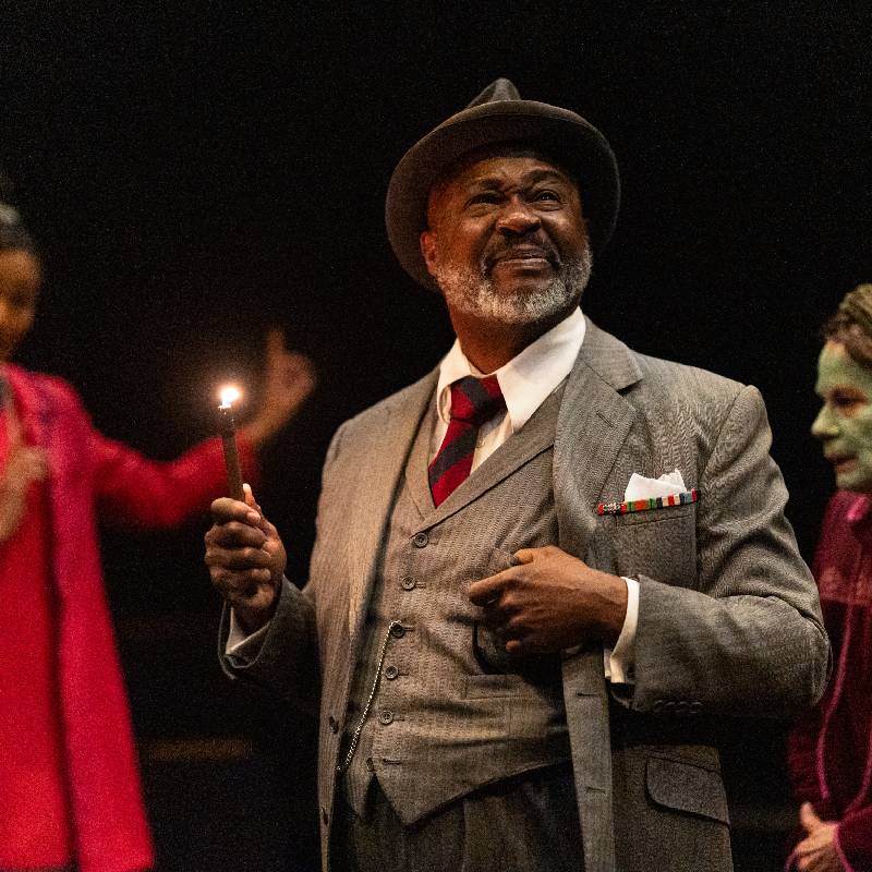 Watch Jason Barnett in ‘Black Comedy’ at the Orange Tree Theatre
